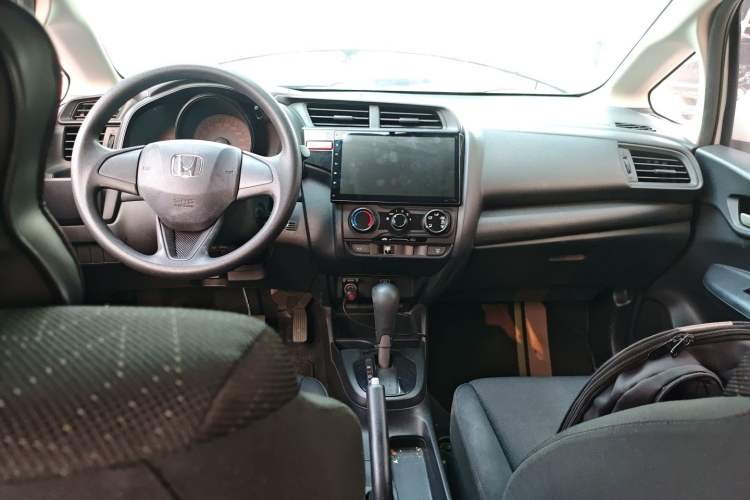 Used Honda Fit 2016 1.5L LX CVT Comfort Model Center Console