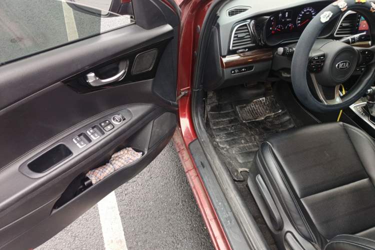 Used Kia K4 2014 1.8L Automatic GLS
