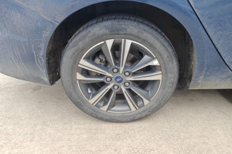 Used Ford Escort 2021 1.5L Automatic Diamond Edition Right Rear Wheel Hub