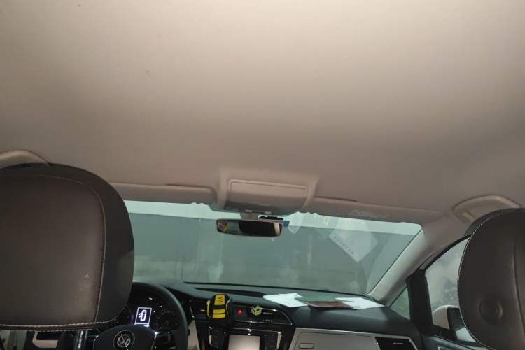 Used Volkswagen Touran 2016 Volkswagen Touran L 280TSI Manual Comfort Edition Headliner