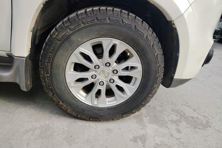 Used JMC Yusheng S350 2016 2.0T Automatic All-Wheel Drive Gasoline Luxury Edition 5 Seats Right Front Wheel Hub