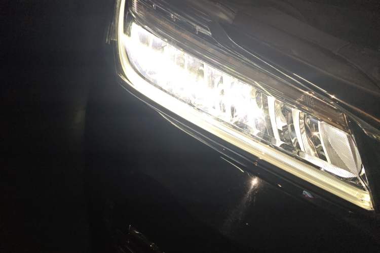 Used Honda Accord 2016 2.4L Luxury Edition Right Front Headlight