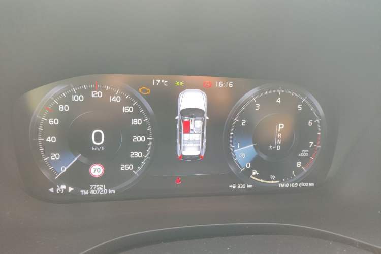 Used Volvo XC60 2021 T5 4x4 Smart Luxury Edition Instrument Cluster