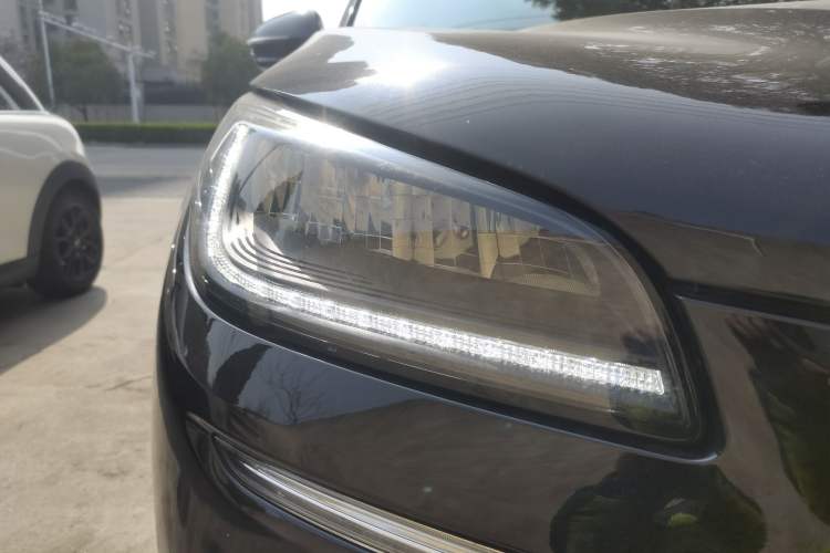 Used Lincoln Corsair 2022 2.0T Two-Wheel Drive Deluxe Edition Exterior 6