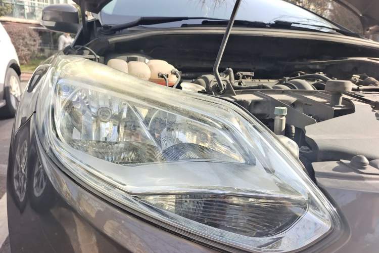 Used Ford Focus 2012 Sedan 1.6L Manual Comfort Model
