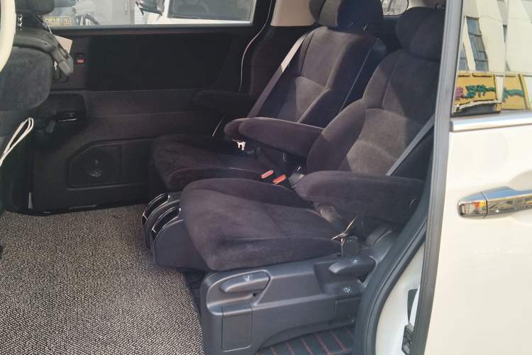 Used Honda Odyssey 2024 2.0L eHEV Sharp & Enjoy Edition