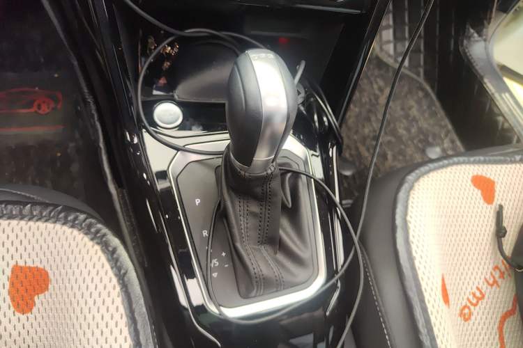 Used Volkswagen T-ROC 2020 280TSI DSG Two-Wheel Drive Comfort Version Gear Lever