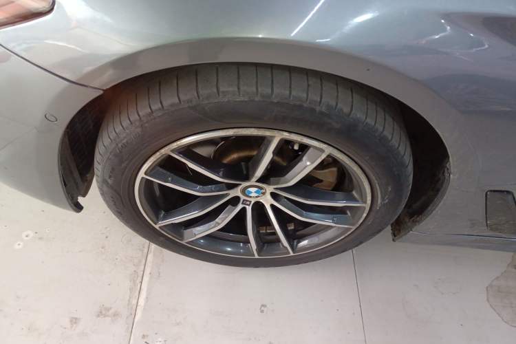 Used BMW 5 Series 2021 525i M Sport Package Left Front Wheel Hub