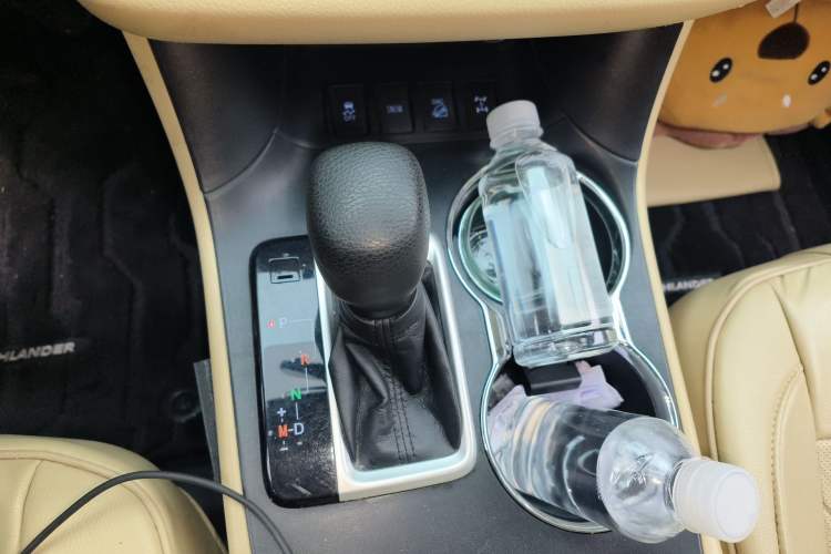 Used Toyota Highlander 2018 2.0T Four-Wheel Drive Elite Edition 7 Seats China VI Standard
