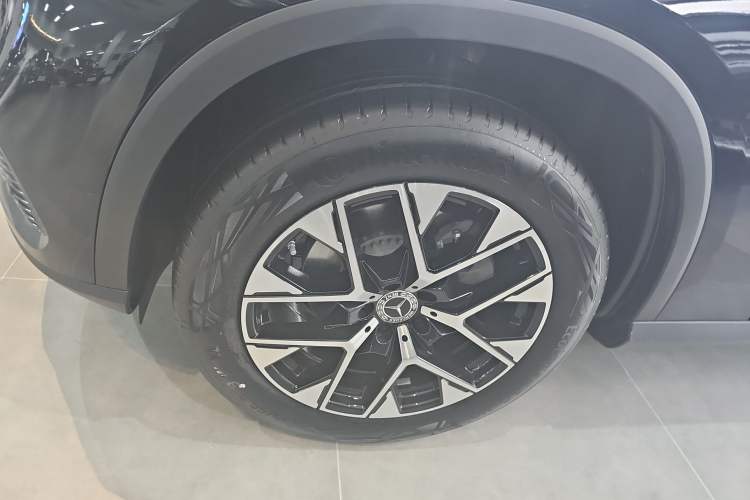 Used Mercedes-Benz GLC 2026 GLC 260 L 4MATIC Classic Edition Left Front Wheel Hub