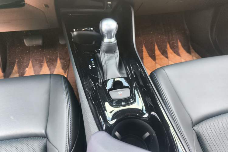 Used Toyota C-HR 2020 2.0L Leading Edition Gear Lever