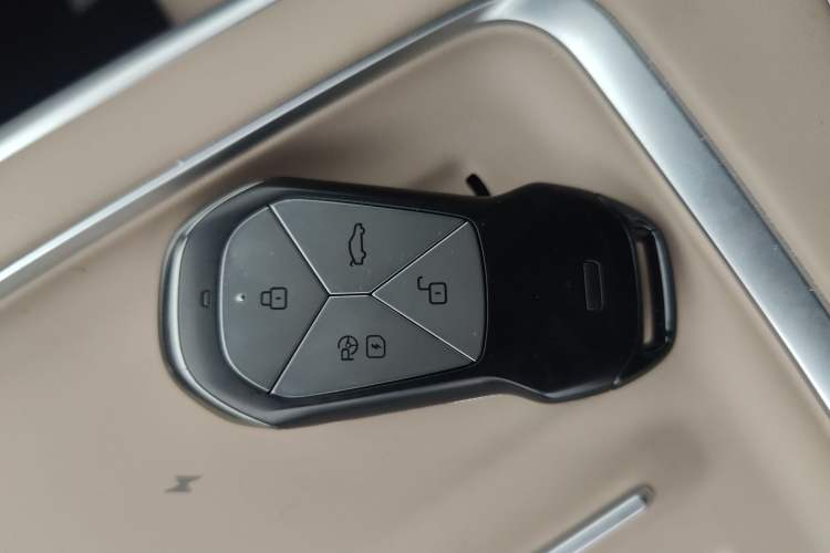 Used XPeng G9 2025 625 Long-Range Max Interior 1