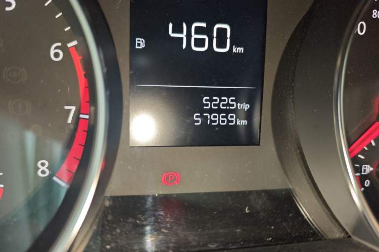 Used Volkswagen Golf 2016 1.6L Automatic Fashion Model Odometer Close Up