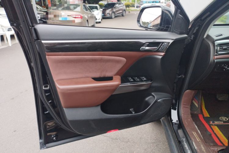 Used GAC Trumpchi GS8 2017 320T Two-Wheel Drive Luxury Smart Connectivity Version (7 Seats)
