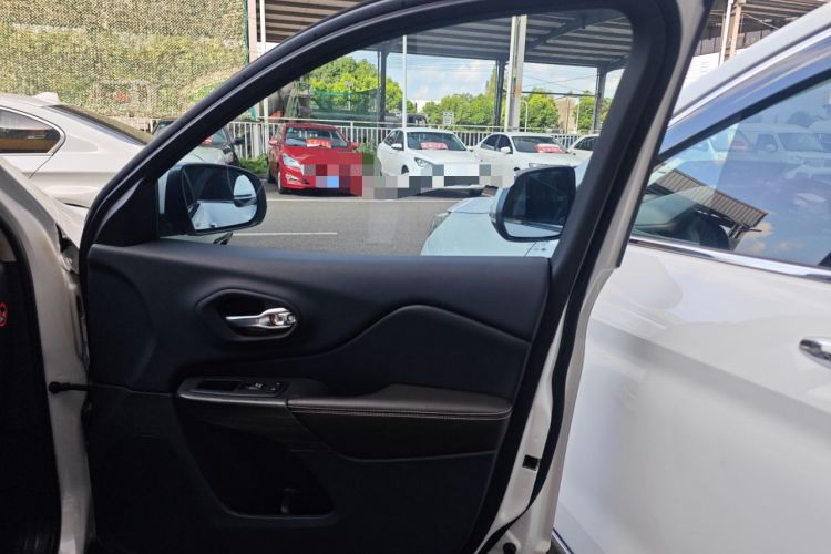 Used Jeep Cherokee 2016 2.4L Leading Edition