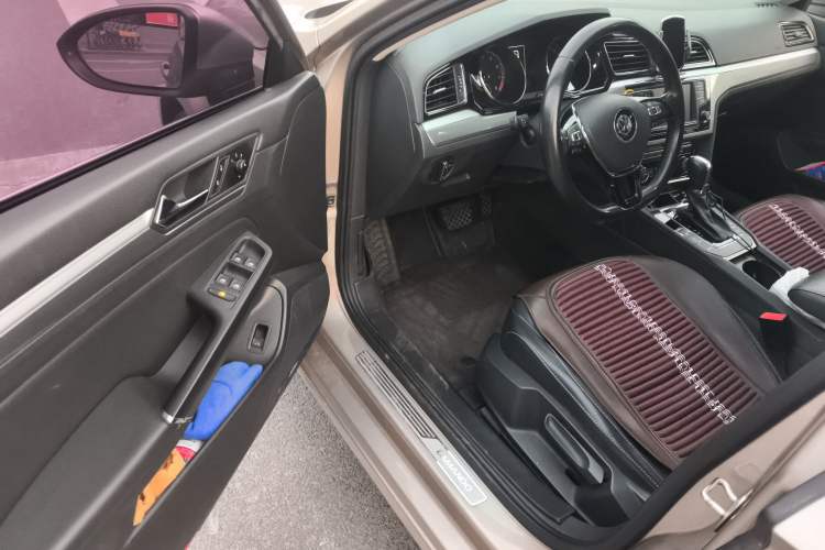 Used Volkswagen Lamando 2015 330TSI DSG Comfort Edition
