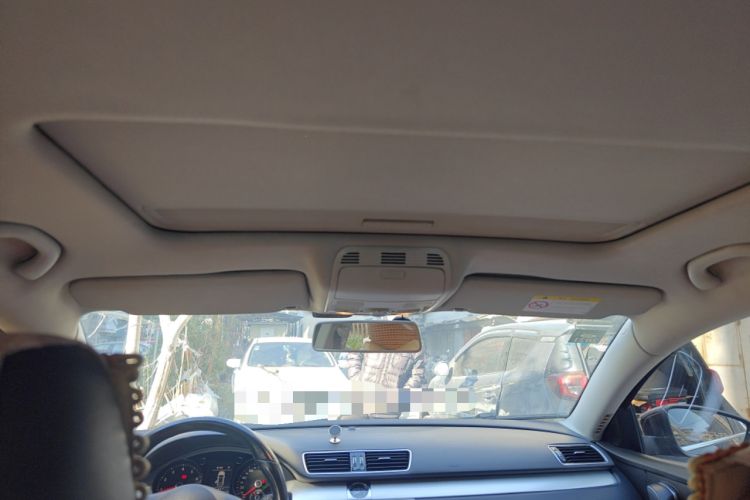 Used Volkswagen Magotan 2015 1.8TSI Advanced Model Headliner