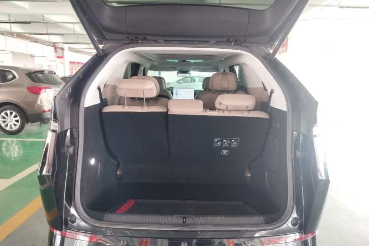 Used XPeng X9 2024 702 Ultra-Long Range Pro