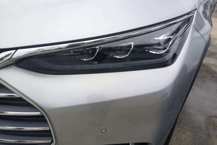 Used BYD Tang 2018 2.0T Automatic SmartConnect Prestige 7-Seater China V Standard