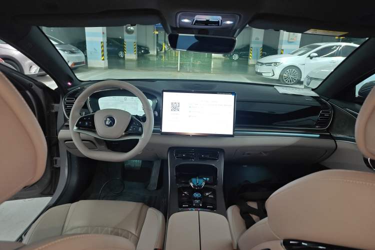 Used BYD Han 2025 EV with 701 km of Laser Radar-Enabled Intelligent Driving