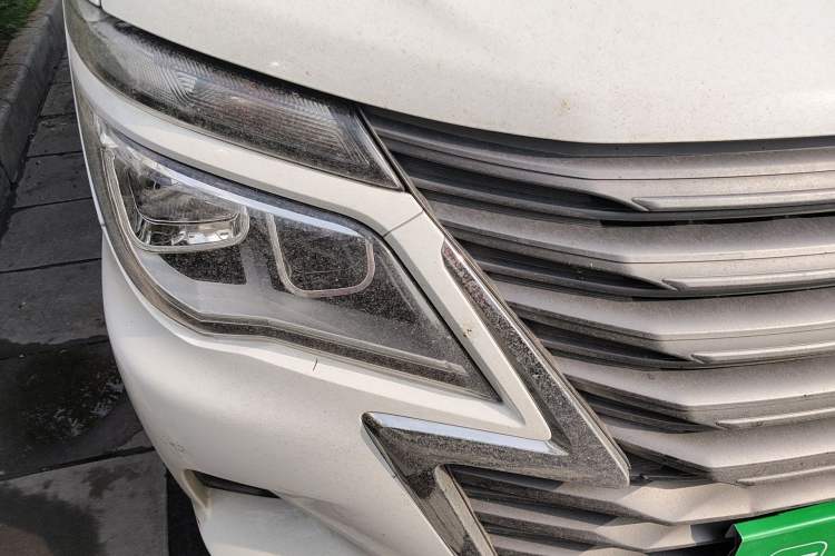 Used FORTHING Lingzhi 2022 M5 1.6L Practical 7-Seater Right Front Headlight