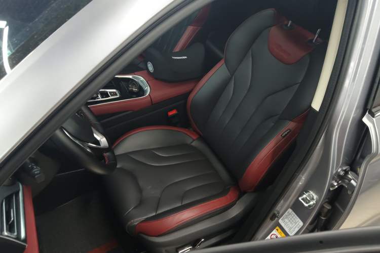 Used Changan CS85 COUPE 2023 1.5T DCT Luxury Version
