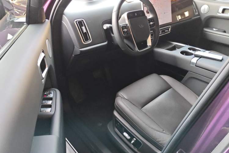 Used Li Auto L8 2023 Pro Model
