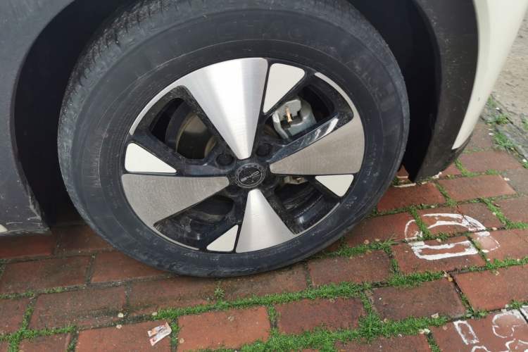 Used BYD Dolphin 2023 420 km Fashion Edition Right Front Wheel Hub