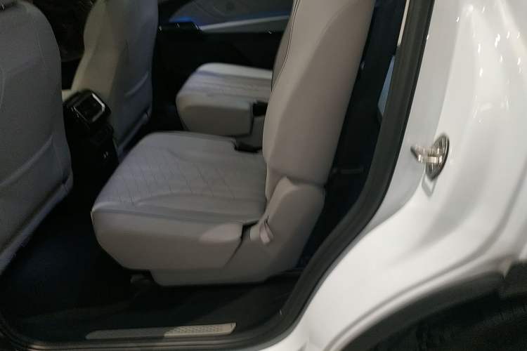 Used Volkswagen ID.6 X 2022 Kinergy Four-Wheel Drive Edition Interior 4