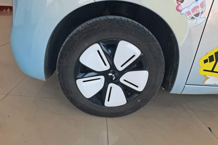 Used Wuling Hongguang MINIEV 2025 Four-Door Version Premium Edition Exterior 4