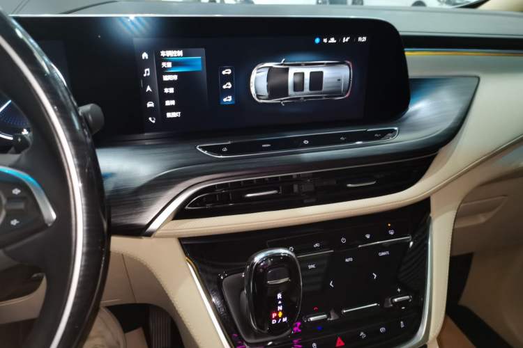 Used Buick GL8 2022 ES Landtrek 653T Luxury Edition
