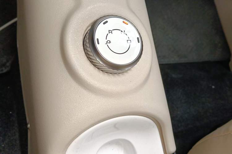 Used Wuling Hongguang MINIEV 2024 3rd Generation 215km Youth Edition Gear Lever