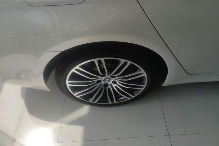 Used BMW 5 Series 2018 Restyled 530Li Leading Edition M Sport Package
