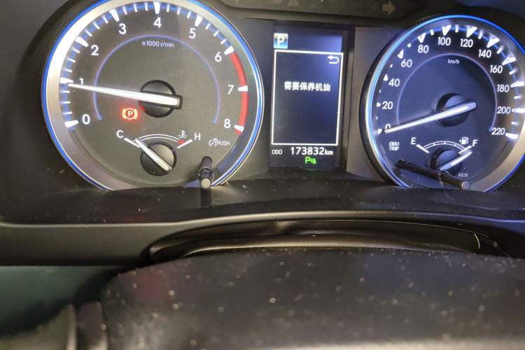 Used Toyota Highlander 2018 2.0T Four-Wheel Drive Prestige Version 7 Seats China V Emission Standard Odometer Close Up