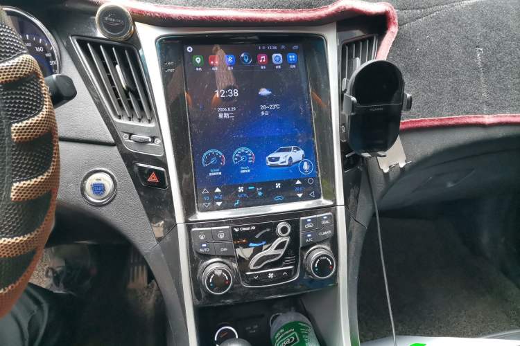 Used Hyundai Sonata 2015 Classic 2.4L Automatic Leading Edition China V Standard Audio And AC Panel