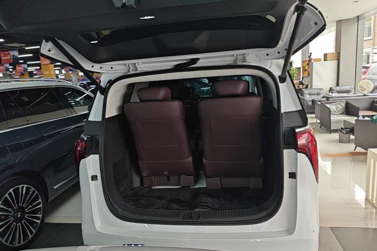 Used Buick Century 2023 2.0T Six-Seater Yinshi Edition Trunk