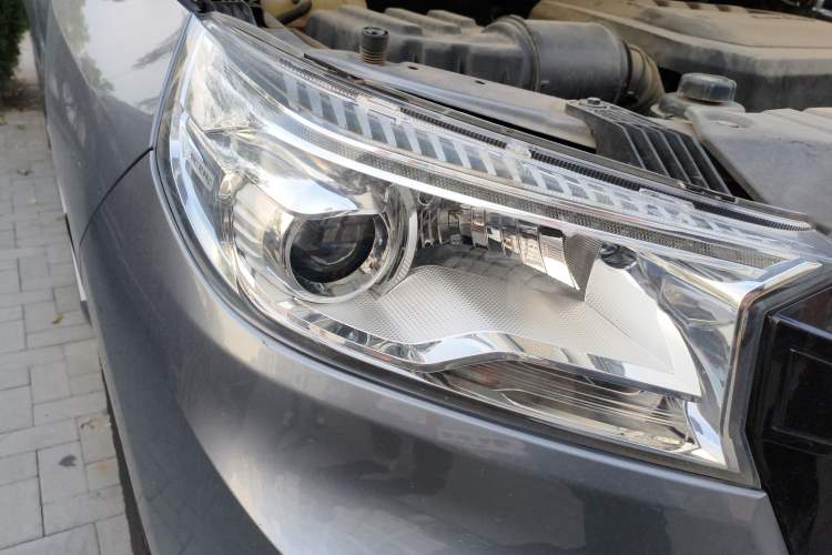 Used CHANGAN KAICHENG F70 2021 2.4T Gasoline Automatic 4x4 Luxury Version Standard Wheelbase 4K22D4T Right Front Headlight