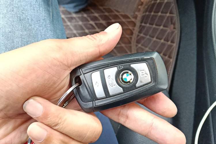 Used BMW 5 Series 2014 525Li Leading Model
