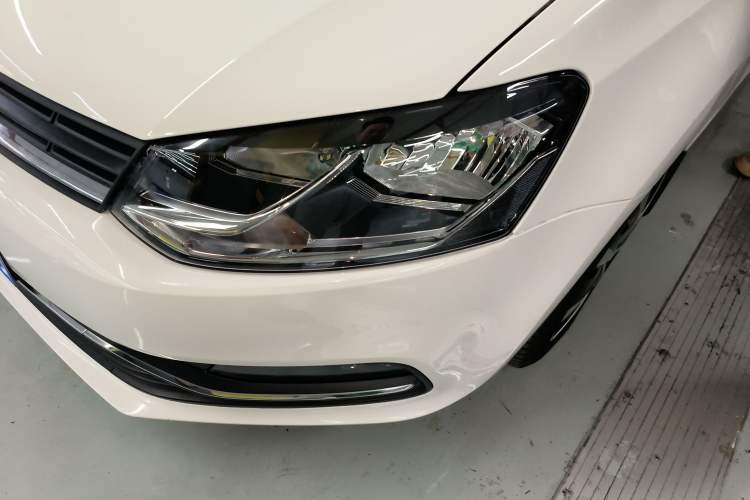 Used Volkswagen Polo 2016 1.6L Automatic Comfort Model Right Front Headlight