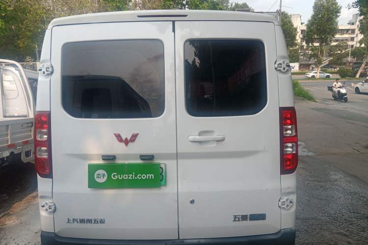 Used Wuling Yangguang 2024 300km Range Practical Window-Sealed Version 60kW Rear