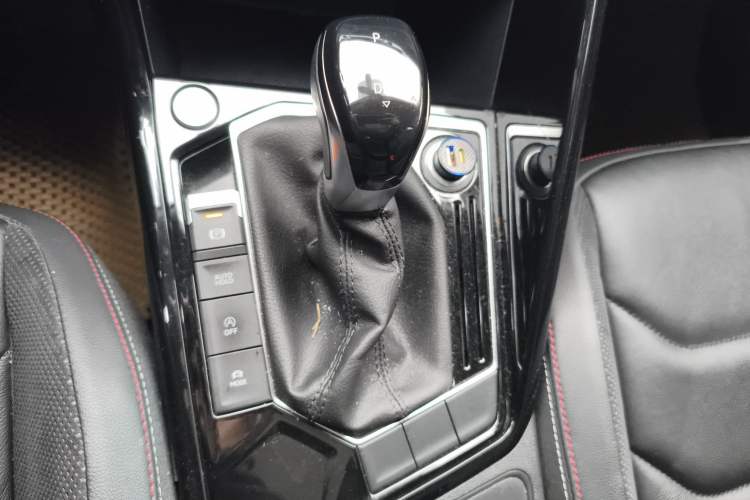 Used Volkswagen Tayron 2019 330TSI Two-Wheel Drive Luxury Model China VI Standard Gear Lever