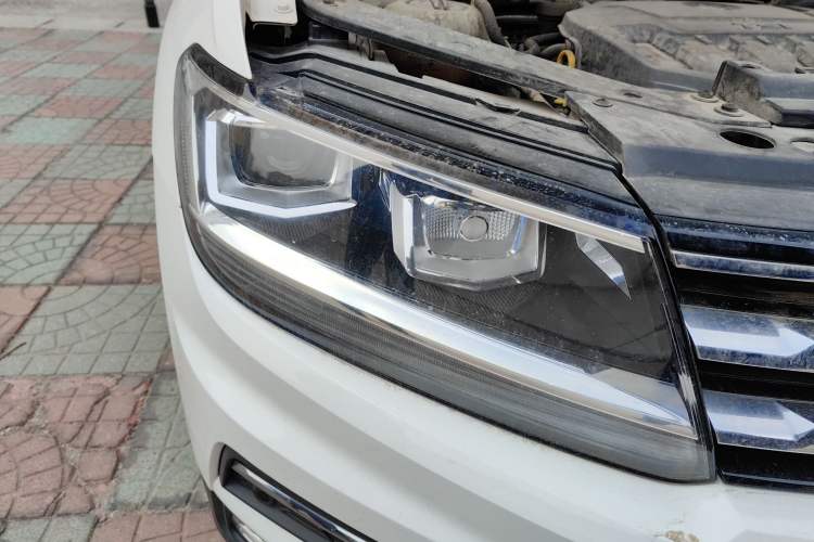 Used Volkswagen Tiguan L 2019 Revised 330TSI Automatic Two-Wheel Drive Smart & Luxury Edition China VI Standard