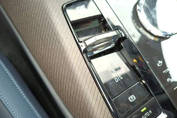 Used BMW X3 2025 xDrive30L Luxury Edition M Sport Package Gear Lever