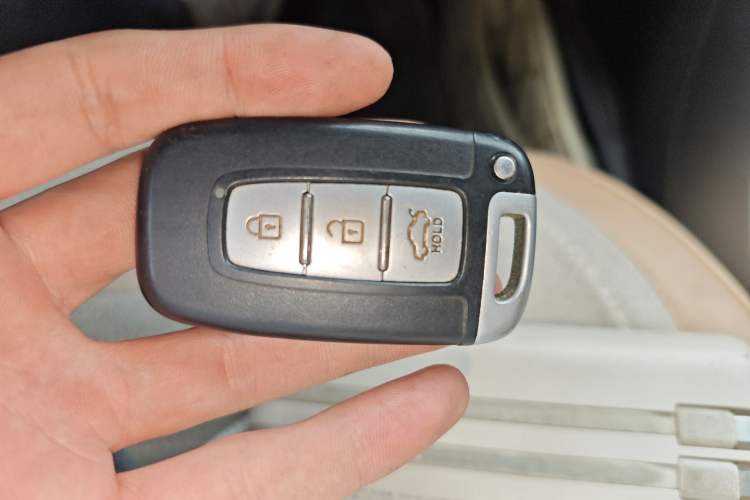 Used Hyundai Elantra (5th Generation / Langdong) 2012 1.6L Automatic Prestige Model
