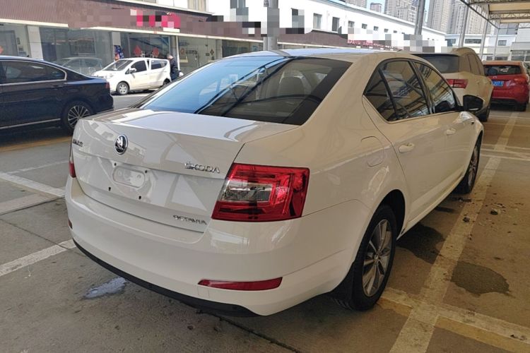 Used Skoda Octavia 2017 1.6L Automatic Chuanxing Edition Rear Right 45 Deg