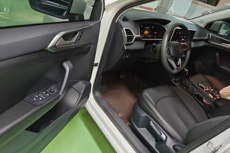 Used Volkswagen Tharu 2023 300TSI Two-Wheel-Drive Crescent Edition Driver Seat