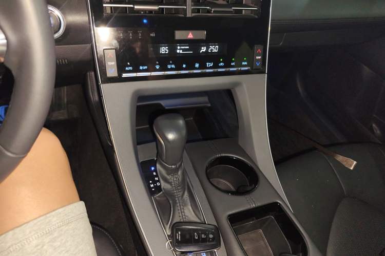 Used Toyota Avalon 2019 2.0L Luxury Edition China VI Standard