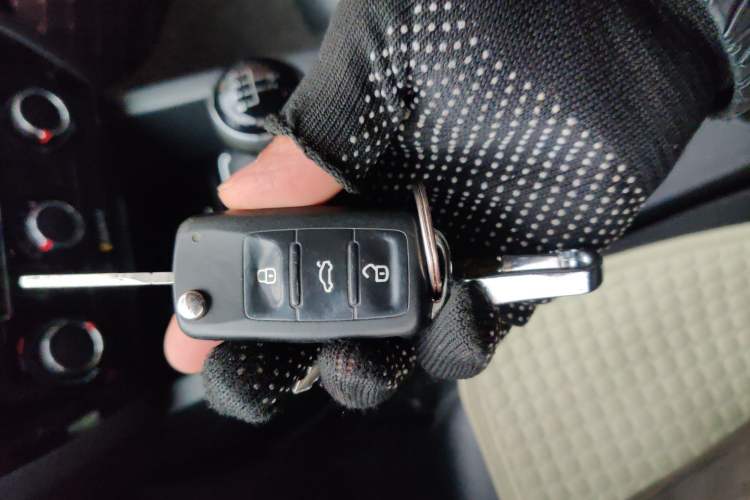 Used Volkswagen Sagitar 2015 230TSI Manual Comfort Version
