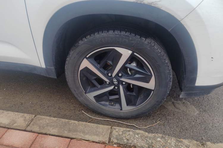 Used Hyundai ix35 2021 2.0L Automatic 2WD GLS Leading Edition Right Front Wheel Hub