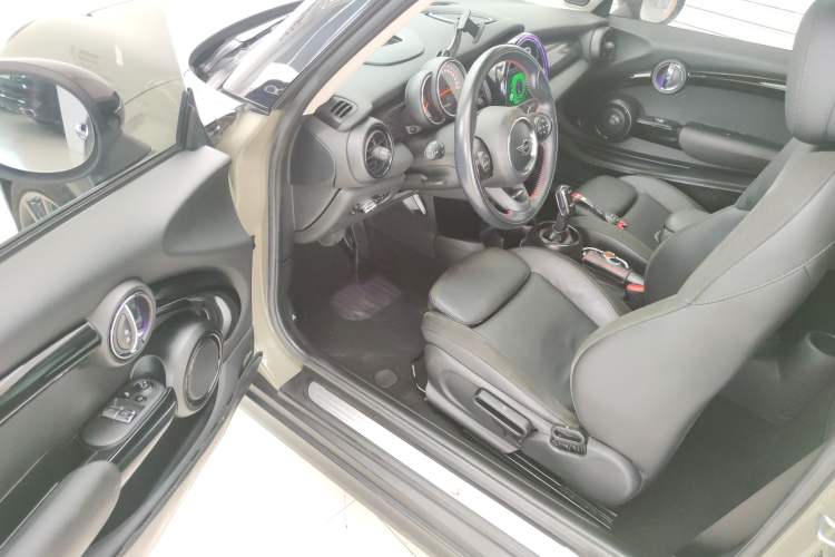 Used MINI 2018 2.0T COOPER S Classic Edition Driver Seat